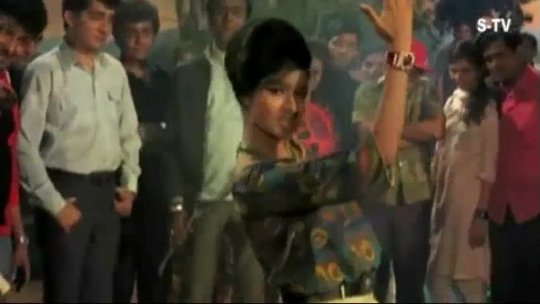 Na Woh Bangle Ka Mailk Ho  Video Song  Maa Aur Mamta Movie