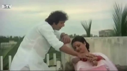 Aap Ki Ankhon Mein Kuch  Kishore Kumar, Lata Mangeshkar, Ghar Romantic Song